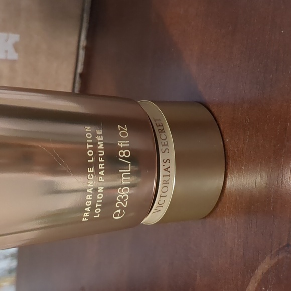 New Victoria secret fragrance lotion gilded vanilla - Picture 3 of 4